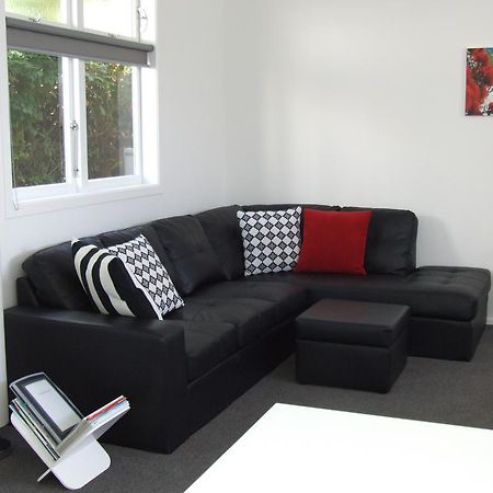 The Quiet Quarter Bed and Breakfast Auckland Exteriör bild